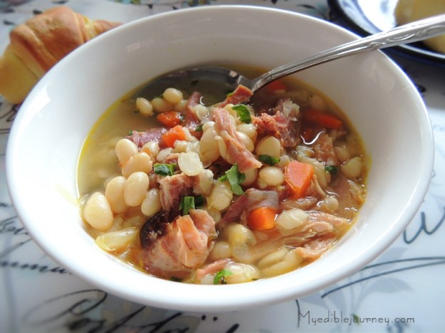 Hearty White Bean and Ham Soup